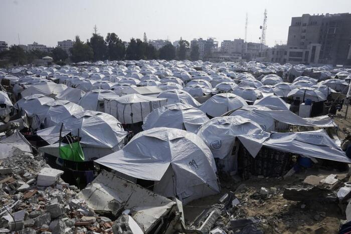 oPt: Gaza: Israel’s shelter restrictions force nearly a million people to endure summer heat in tents | NRC